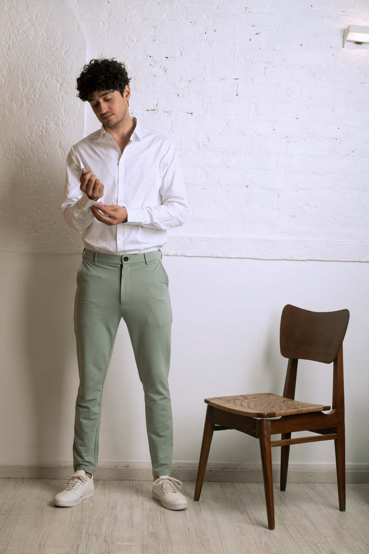 Buy Men's Extensive Waitsband Ash Grey Trouser Online | SNITCH